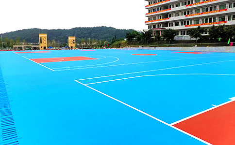 篮球场地