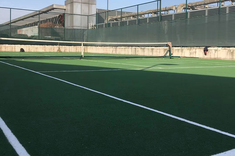 人造草网球场